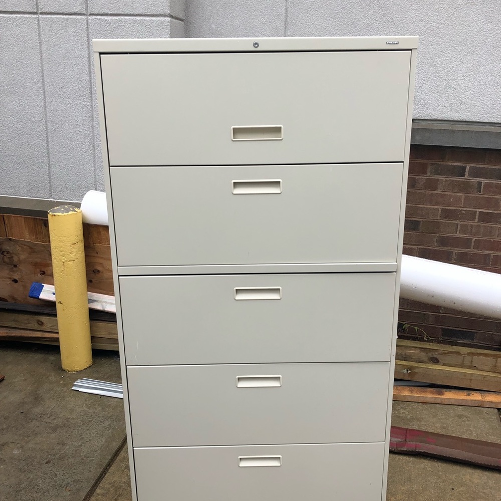 Hon filing cabinet (no key)
